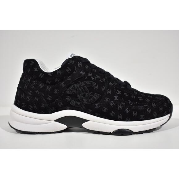 Chanel 22A Black Suede Printed CC Logo White Flat Runner Trainer Sneaker 37 - Picture 1 of 11